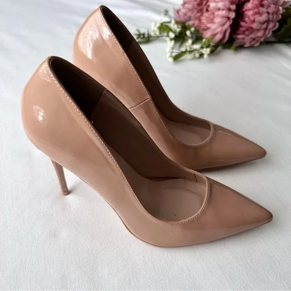 ✖️sold✖️Nude Patent Leather Pumps - Picture 12 of 13